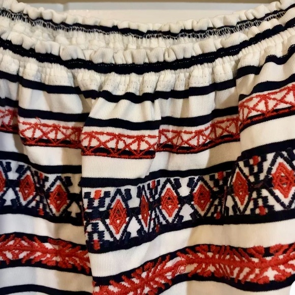 THML Mara off (or on) the shoulder knit top size Large - Picture 2 of 6